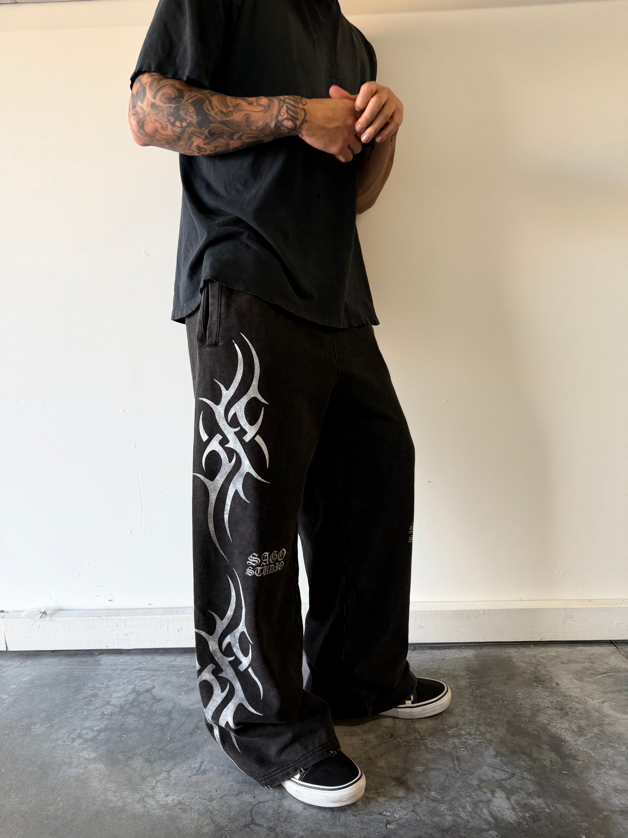 TRIBAL SWEATS (BLACK) – SAGO STUDIO
